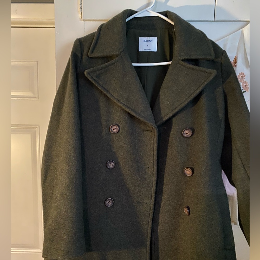 Green old navy pea coat, size medium. Worn minimally.
